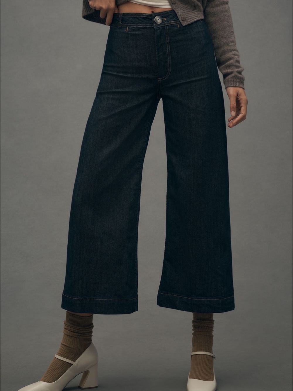 Anthropologie Maeve size 27 dark
Blue lightweight cropped denim